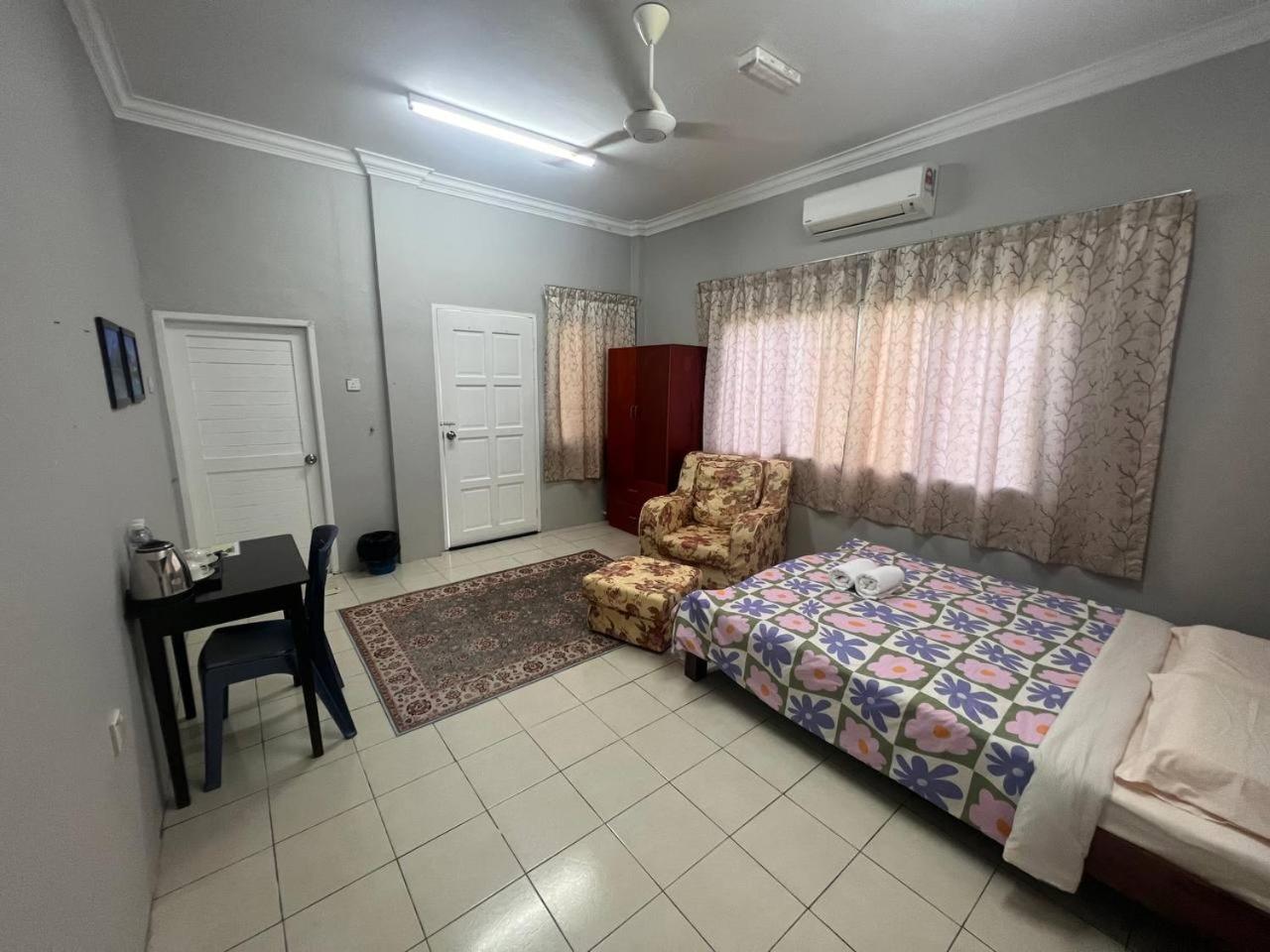 ホテル Putra Sentosa Retreat Camp, Sematan 部屋 写真