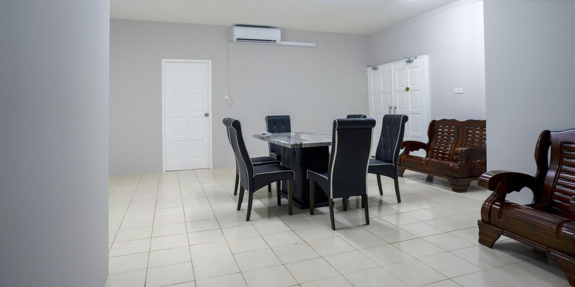 ホテル Putra Sentosa Retreat Camp, Sematan 部屋 写真