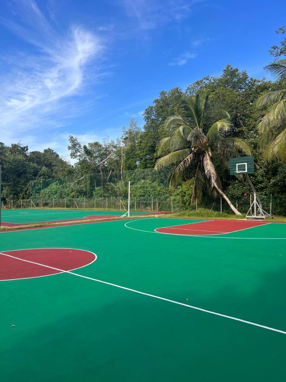 ホテル Putra Sentosa Retreat Camp, Sematan エクステリア 写真